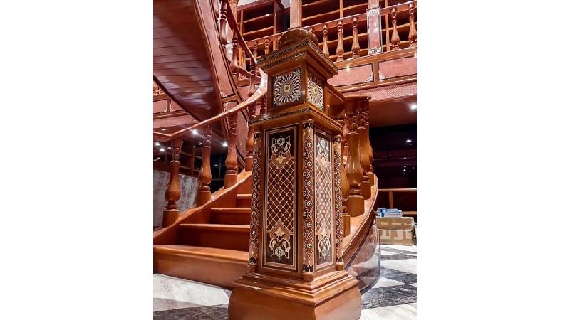 پله گرد چوبی