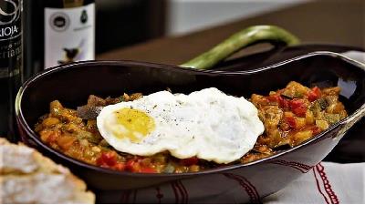 طرز تهیه راتاتویی با تخم مرغ پخته شده را بخوانید