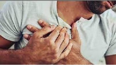 درد در سمت چپ بدن ممکن است به دلیل حمله قلبی باشد