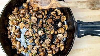 دستور پخت خوراک سویا و قارچ چگونه است