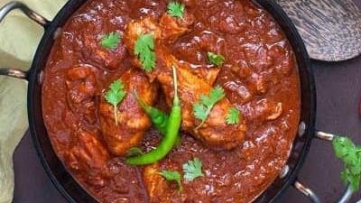 ویندالوی مرغ یک غذای تند هندی است