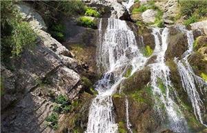 آبشار تالون برای گردش یک روزه جذاب است