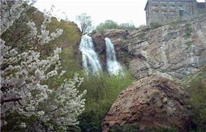 برای گردش یک روزه به آبشار دوقلوی شیرپلا بروید