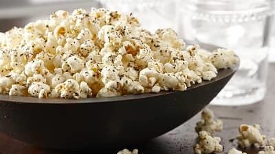 پاپ کورن را چگونه طعم دار و پنیری کنیم