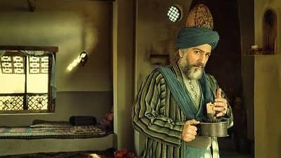 حمیدرضا آذرنگ در سریال مستوران نقش لیث را بازی کرده است