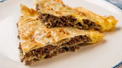 تهیه بورک گوشت با خمیر یوفکا غذای ترکیه ای بسیار خوشمزه ای می شود