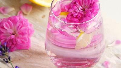 با خواص عرق نسترن آشنا شوید