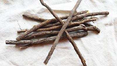 ریشه شیرین بیان برای درمان سرفه خوب است