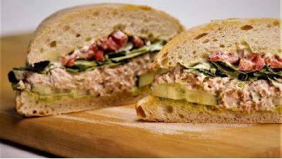 با تن ماهی غذاهای متنوعی می توان درست کرد