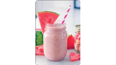 طرز تهیه اسموتی هندوانه و موز چگونه است