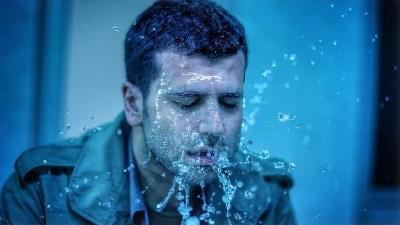 روزبه حصاری در نقش مسعود در سریال افرا خوش درخشیده است