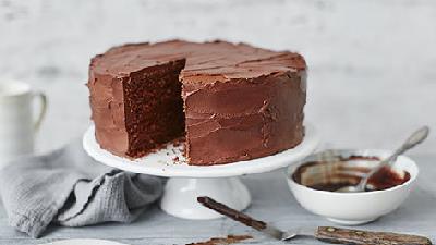 کیک شکلاتی را چطور در قابلمه و بدون فر درست کنیم