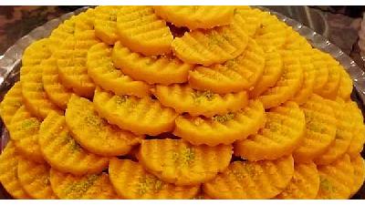 طرز تهیه و دستور پخت تر حلوای زعفرانی را یاد بگیرید