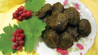 دستور پخت دلمه برگ مو چگونه است