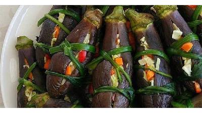 روش درست کردن ترشی بادمجان شکم پر را یاد بگیرید