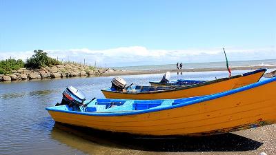 ساحل صدف از دیدنی های شهر آستارا است