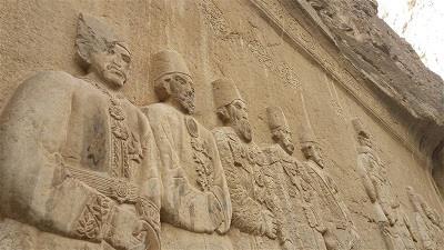 کتیبه شکل شاه چه تاریخچه ای دارد