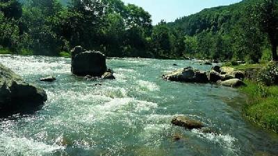 آبشار ترز یکی از مناطق دیدنی سواد کوه استان مازندران است