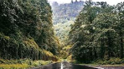 جاده سیاهکل به دیلمان بسیار دیدنی است