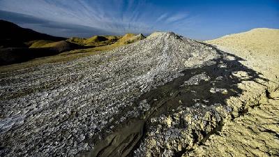 تماشای گل فشان های چابهار را از دست ندهید