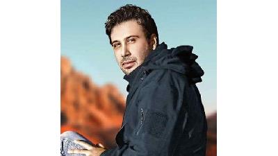 محسن چاوشی کار خود را از خوانندگی زیرزمینی آغاز کرد