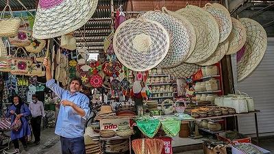 بازار سنتی دزفول از جاذبه های گردشگری این شهر محسوب می شود