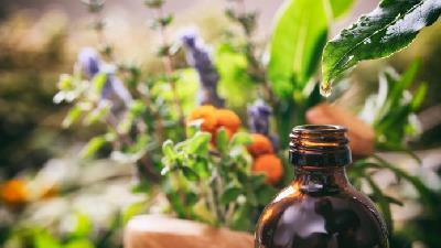 عرق چهل گیاه چه خاصیت ها و ضررهایی دارد