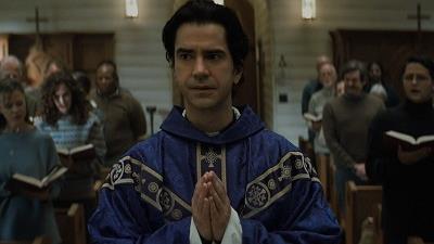 مراسم نیمه شب سریالی ترسناک با دوبله فارسی است