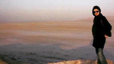 مریم شیرازی بازیگر نقش نسرین در سریال برف بی صدا می بارد