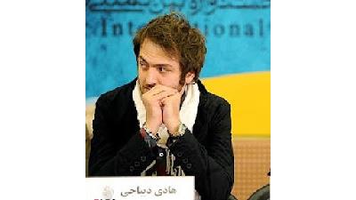 هادی دیباجی بازیگر نقش سعید در سریال برف بی صدا می بارد