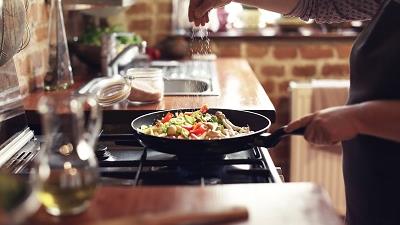 ترفندهایی برای بهتر سرخ کردن غذا