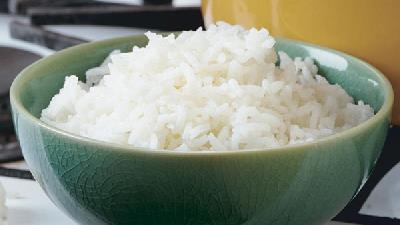 چه کار کنیم برنج دم کشیده سفید شود