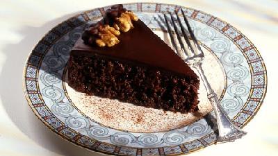طرز تهیه و دستور پخت کیک شکلات فندقی چگونه است
