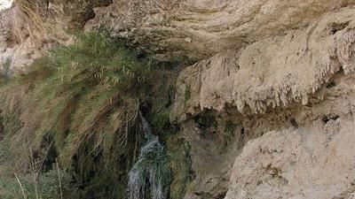 از تماشای چشمه کلات عسلویه لذت ببرید