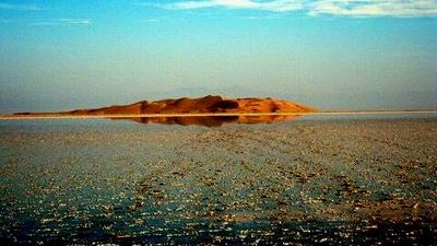 کویر دق سرخ چه جاذبه های گردشگری دارد