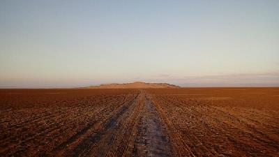 کویر دق سرخ در استان اصفهان واقع شده است