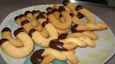 روش درست کردن شیرینی نعلی یا اشکی در خانه چگونه است