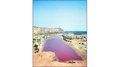 دریاچه لیپار در کجا واقع شده است