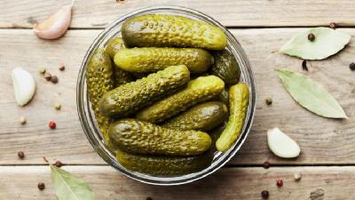 چگونه می توانیم از کپک زدن خیار شور پیشگیری کنیم