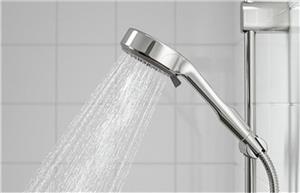 برای از بین بردن رسوب دوش حمام چه کنیم