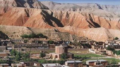 کاخ خورشید یکی از دیدنی های شهر کلات نادری است