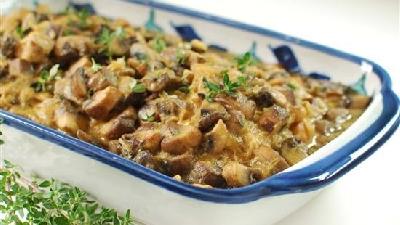 خورش مرغ و قارچ یک غذای برنجی خوشمزه است