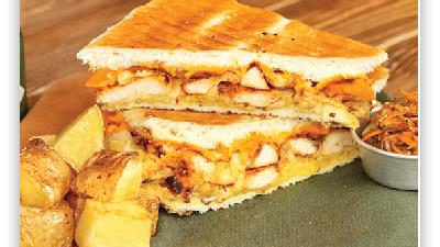 با مرغ و قارچ و ذرت یک فینگرفود خوشمزه درست کنید