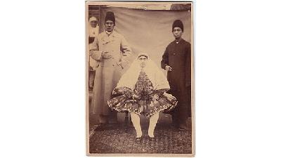 مادر مظفرالدین شاه ولیعهد ناصرالدین شاه که بود