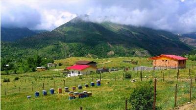 برای سفر یک روزه به روستای دلیر جاده چالوس بروید