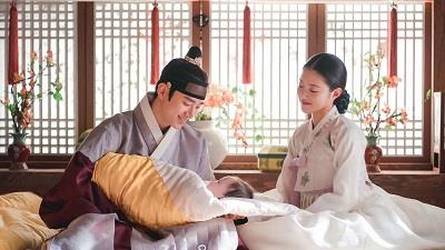 عکسی از سریال سر آستین قرمز