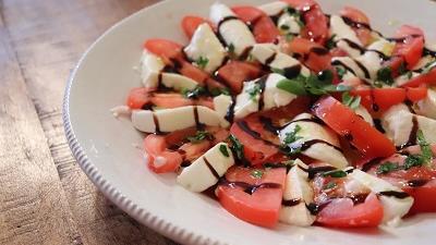 تهیه سالاد کاپریس برای مهمانی می تواند جذاب باشد