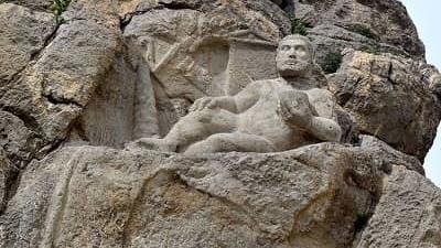 مجسمه هرکول در بیستون بسیار دیدنی است