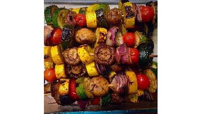 کباب سبزیجات را در فر خوشمزه درست کنید