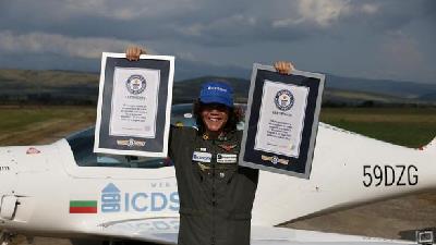 پسر 17 ساله در 5 ماه با هواپیما به دور دنیا سفر کرد